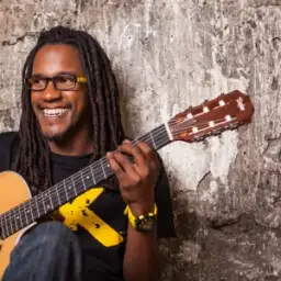 Esy Kennenga